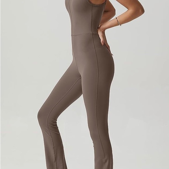 COPY - NWT flare jumpsuit. Size Small - Picture 4 of 6